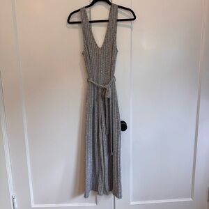 Billabong Sleeveless V-Neck Ribbed Maxi jumpsuit in Gray Sz Small